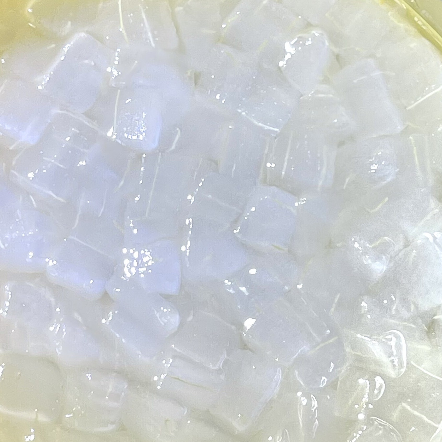 阿三哥蜜蘆薈潔淨度無雜質，過濾處理良好。